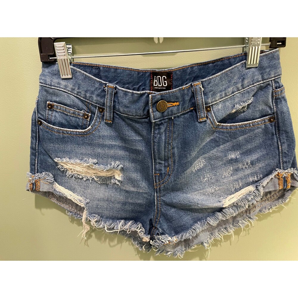 BDG urban outfitters Boyfriend distressed shorts -size 1 (25W)